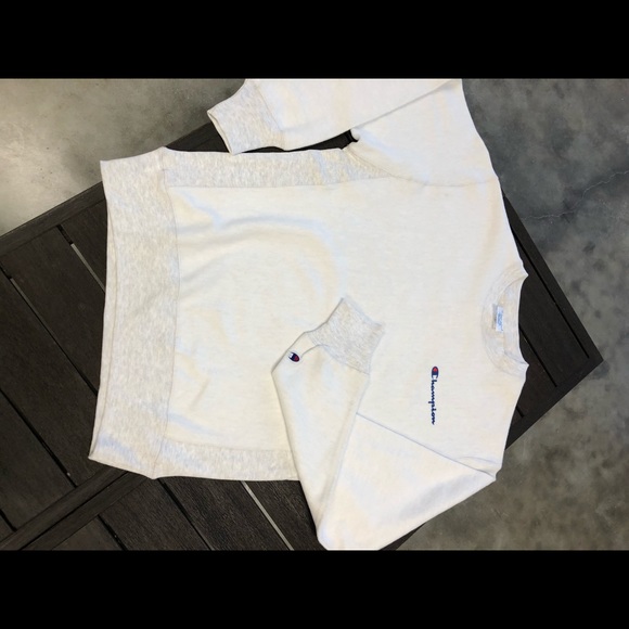 CHAMPION Reverse Weave Grey Crewneck Sweatshirt - Picture 2 of 9